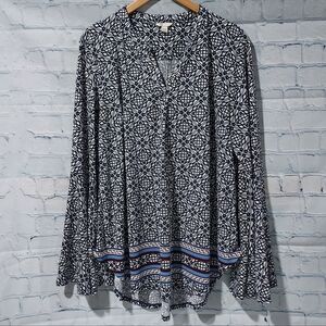 Cato Women's 14 / 16W Stretchy Poly Tunic Top with Flared Bell Sleeves Boho